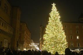 Christmas Installations and Art Experiences In Bologna - Italy