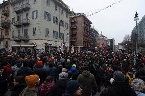 Protest Aska Non Si Chiude In Torino - Italy