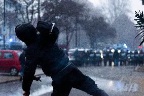 Protest Aska Non Si Chiude In Torino - Italy