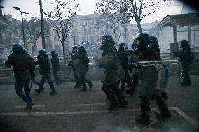Protest Aska Non Si Chiude In Torino - Italy