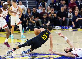 NBA - Warriors vs Suns - San Fransisco