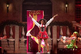 Premiere of Gi-Ga Gantische Christmas Show - Rotterdam