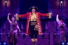 Premiere of Gi-Ga Gantische Christmas Show - Rotterdam