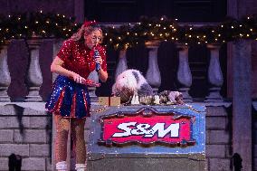 Premiere of Gi-Ga Gantische Christmas Show - Rotterdam