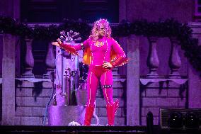 Premiere of Gi-Ga Gantische Christmas Show - Rotterdam