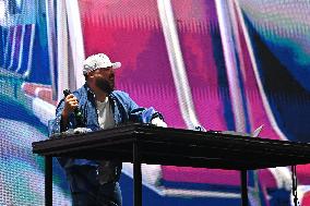DJ Bens Performs at the Defense Arena - Paris