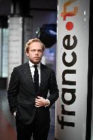 Charles Alloncle On Dimanche En Politique - Paris