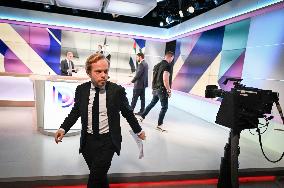 Charles Alloncle On Dimanche En Politique - Paris