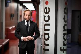 Charles Alloncle On Dimanche En Politique - Paris