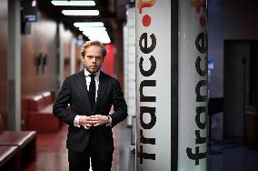 Charles Alloncle On Dimanche En Politique - Paris