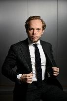 Charles Alloncle On Dimanche En Politique - Paris