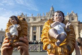 Baby Jesus Figurines During The Angelus Prayer - Vatican