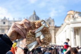 Baby Jesus Figurines During The Angelus Prayer - Vatican