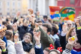 Baby Jesus Figurines During The Angelus Prayer - Vatican