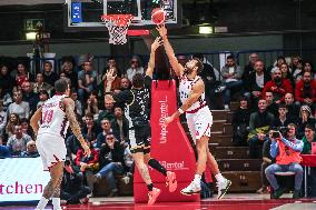 BASKET - Serie A - Una Hotels Reggio Emilia vs Dolomiti Energia Trentino