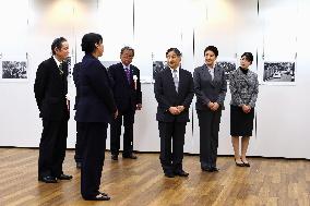 Emperor visits photo exhibition