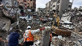 Search Continues for Bodies Under Rubble - Gaza