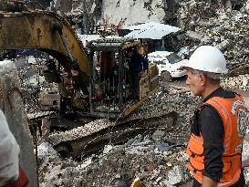 Search Continues for Bodies Under Rubble - Gaza