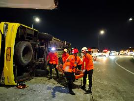 At Least 16 Dead in Indonesia Bus Crash