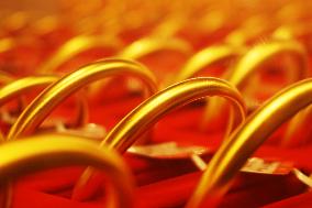 International Gold Price Hits New High