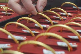 International Gold Price Hits New High