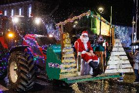 French Farmers Protest in a Christmas-style - Liffre