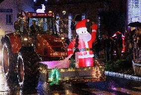 French Farmers Protest in a Christmas-style - Liffre
