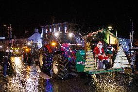 French Farmers Protest in a Christmas-style - Liffre