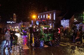 French Farmers Protest in a Christmas-style - Liffre