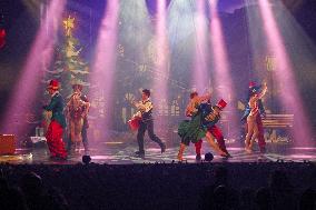 NO TABLOIDS - Princess Charlene and Prince Albert At Show Monaco Sous Les Etoiles - Monaco