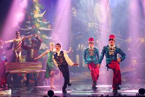 NO TABLOIDS - Princess Charlene and Prince Albert At Show Monaco Sous Les Etoiles - Monaco