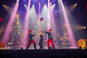 NO TABLOIDS - Princess Charlene and Prince Albert At Show Monaco Sous Les Etoiles - Monaco