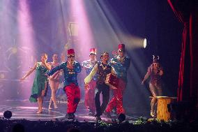 NO TABLOIDS - Princess Charlene and Prince Albert At Show Monaco Sous Les Etoiles - Monaco