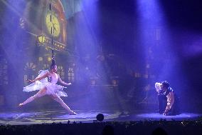 NO TABLOIDS - Princess Charlene and Prince Albert At Show Monaco Sous Les Etoiles - Monaco