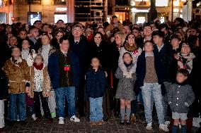 Hakuna Group Music Performs Christmas Carols - Madrid