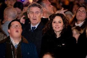 Hakuna Group Music Performs Christmas Carols - Madrid