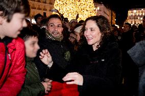 Hakuna Group Music Performs Christmas Carols - Madrid