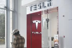Tesla Store