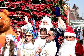 Russian Santa Christmas Parade - Mexico