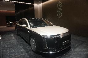 HUAWEI MAEXTRO S800 Sedan