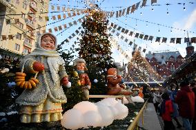 New Year Decorations Installed In Moscow - Russia