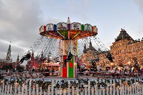 New Year Decorations Installed In Moscow - Russia