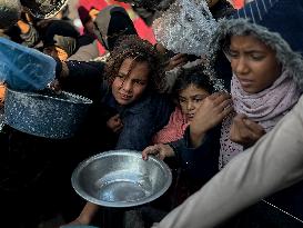 Khan Yunis Receives Aid From Turkey - Gaza