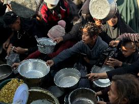 Khan Yunis Receives Aid From Turkey - Gaza