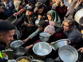 Khan Yunis Receives Aid From Turkey - Gaza