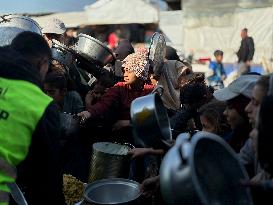 Khan Yunis Receives Aid From Turkey - Gaza