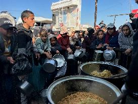 Khan Yunis Receives Aid From Turkey - Gaza