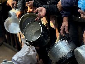 Khan Yunis Receives Aid From Turkey - Gaza