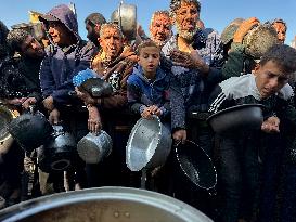 Khan Yunis Receives Aid From Turkey - Gaza