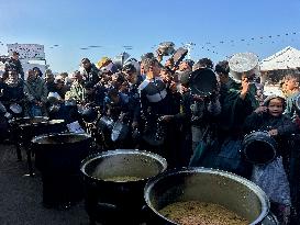 Khan Yunis Receives Aid From Turkey - Gaza